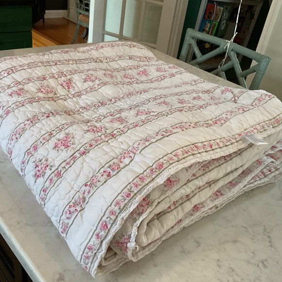 Shabby Chic full/Queen Quilt - Picture 1 of 2